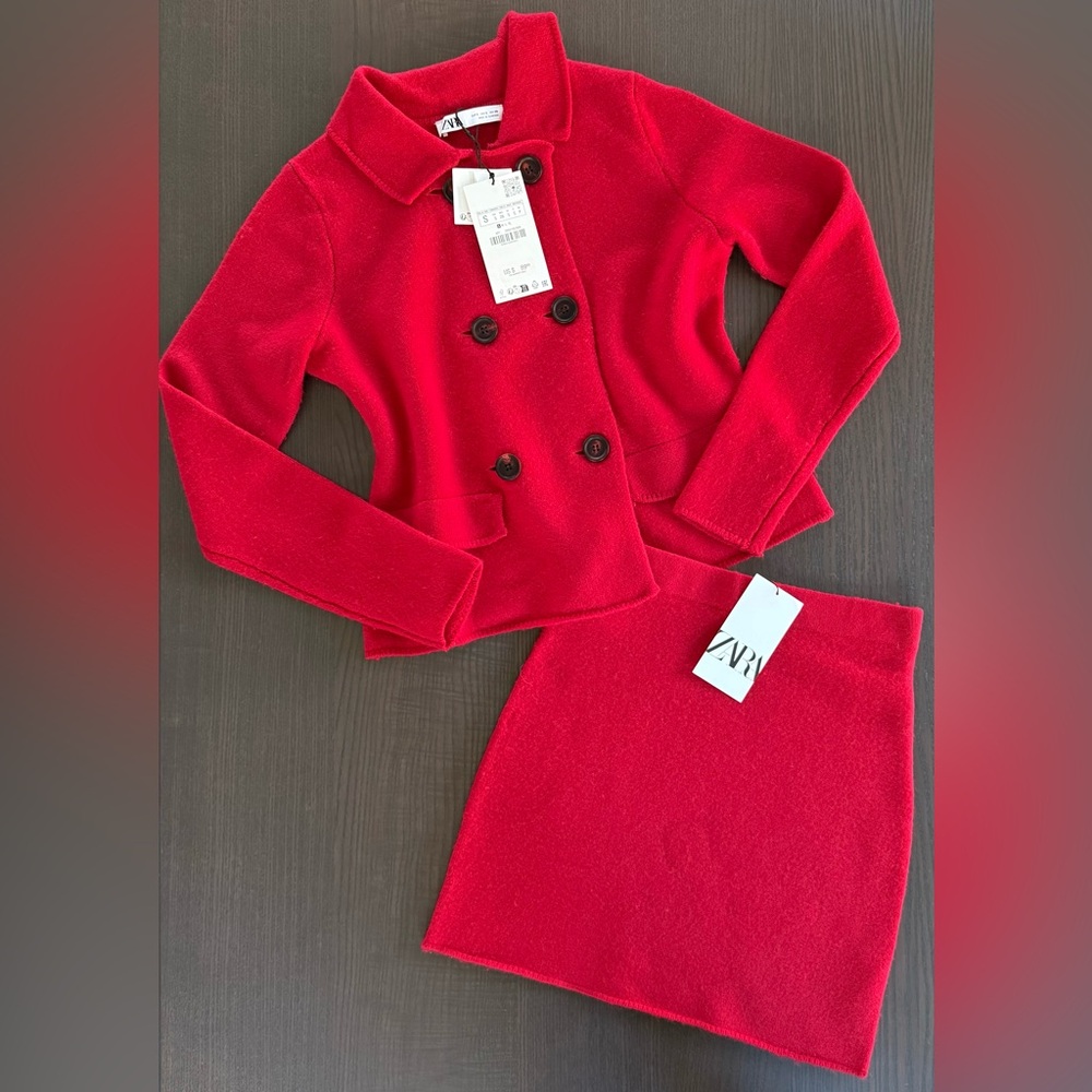 Zara Scarlet Blazer and Skirt Ensemble - Picture 7 of 12